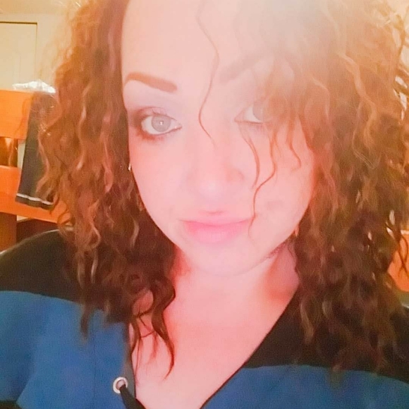 Meet your Posher, Van & April Cook - Picture 7 of 14